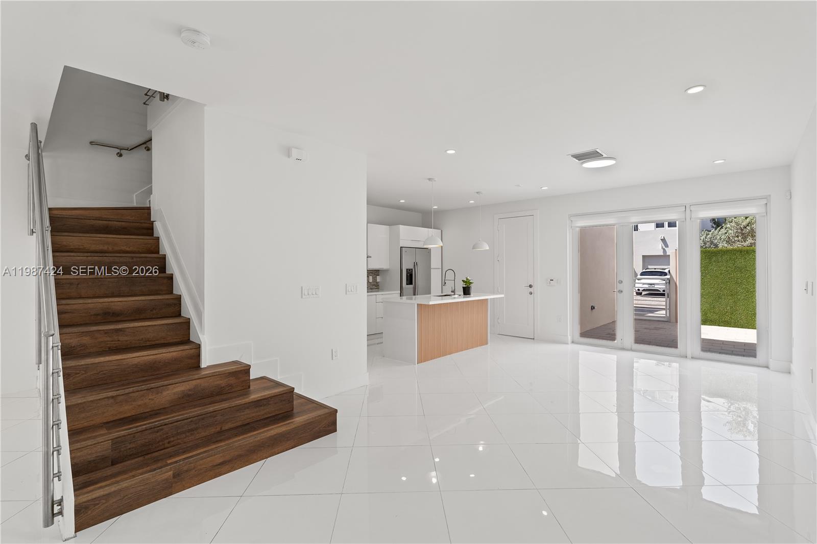 LANDMARK AT DORAL - Residential Lease