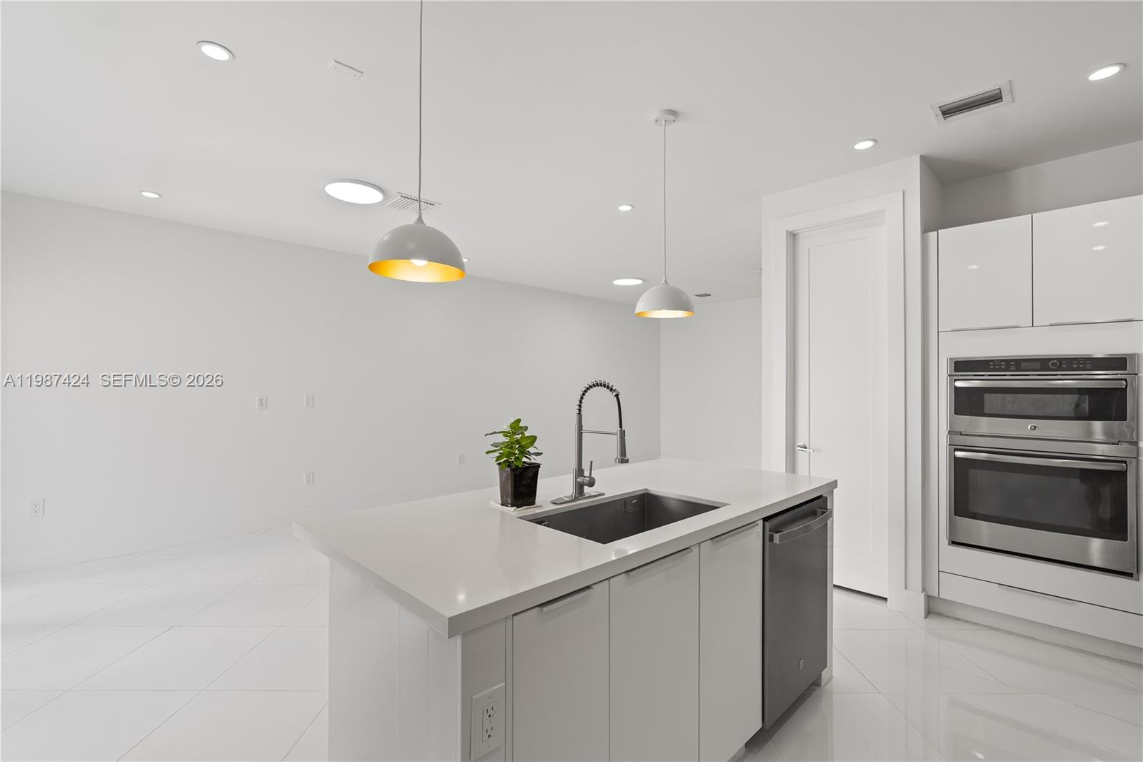 LANDMARK AT DORAL - Residential Lease