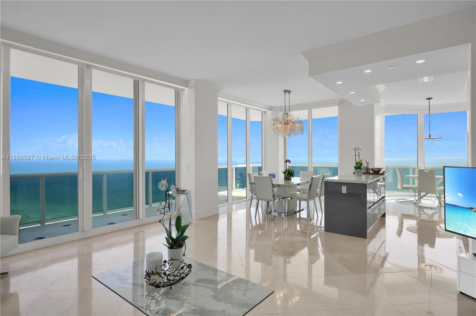 BLUE DIAMOND CONDO - Residential