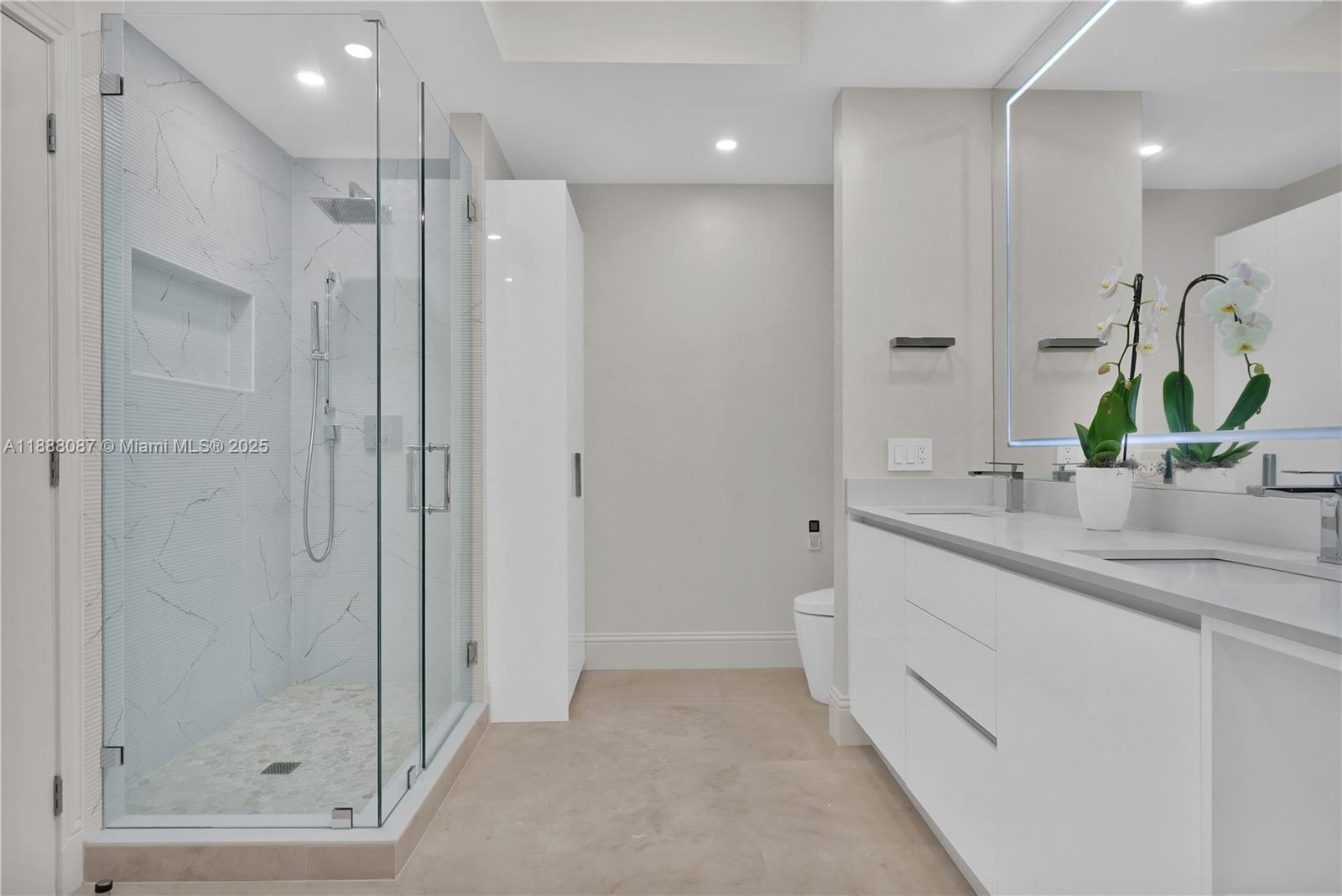 BLUE DIAMOND CONDO - Residential