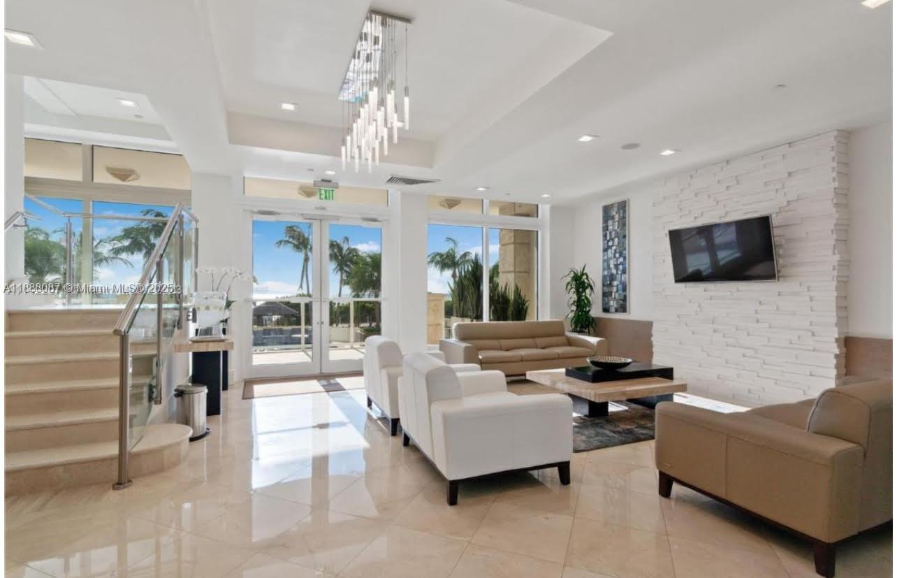 BLUE DIAMOND CONDO - Residential