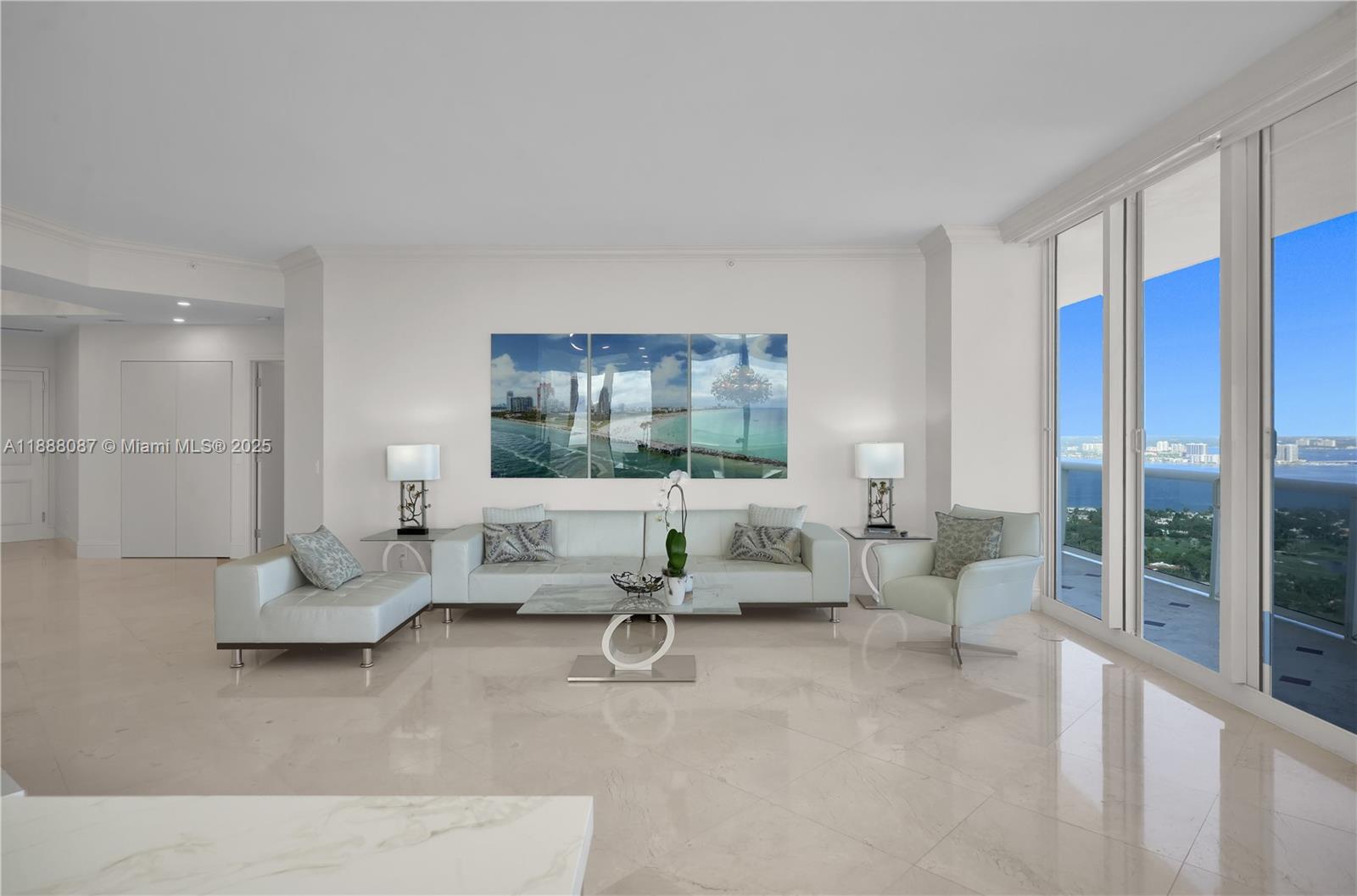 4779 Collins Ave PH4301
