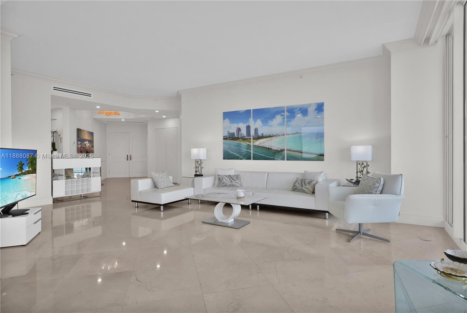 4779 Collins Ave PH4301