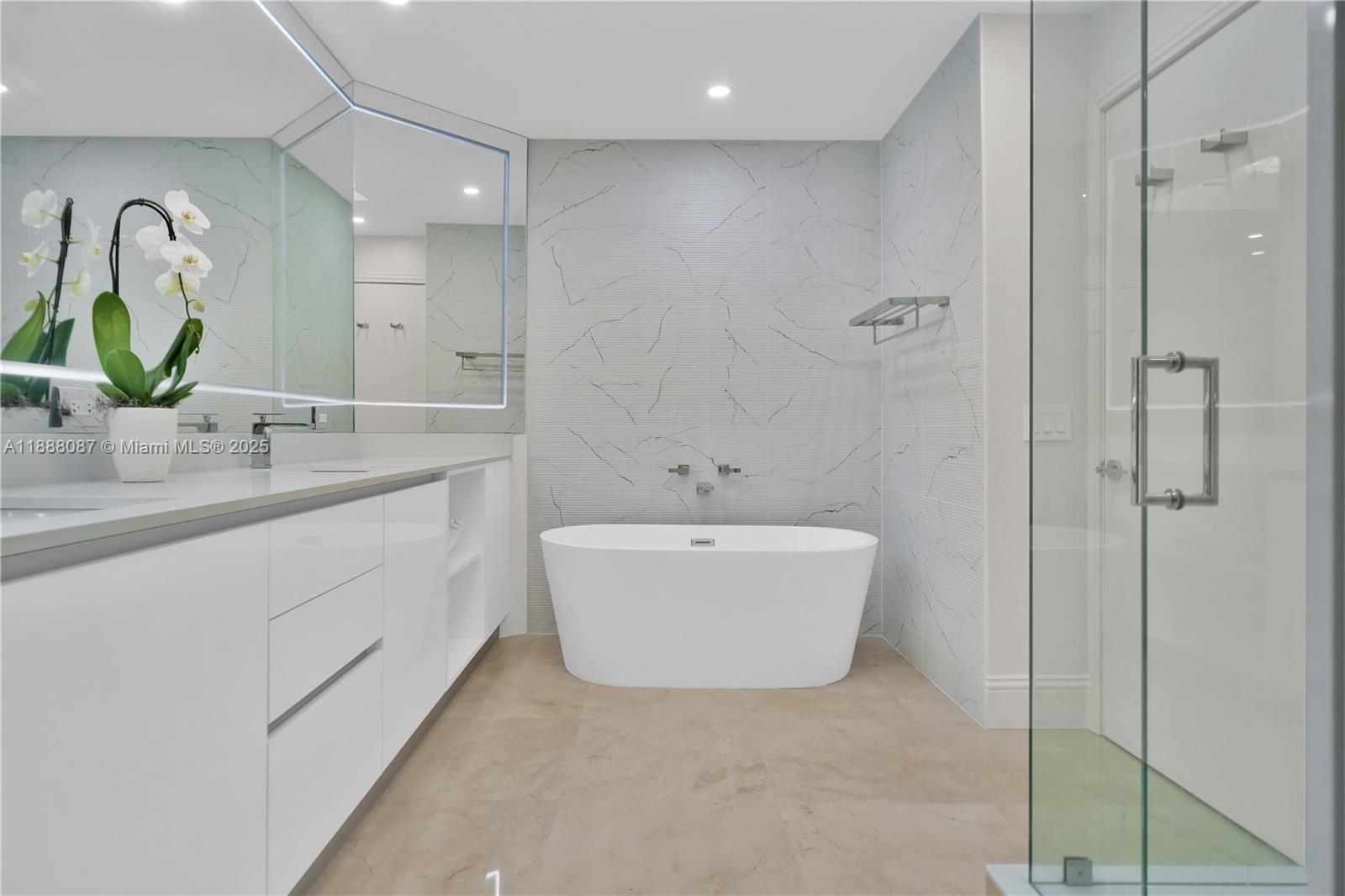 BLUE DIAMOND CONDO - Residential