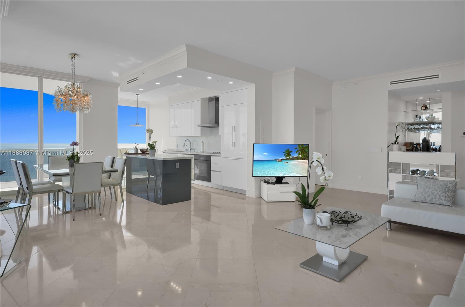 4779 Collins Ave PH4301