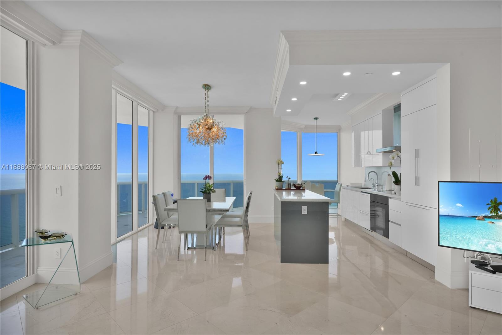 BLUE DIAMOND CONDO - Residential