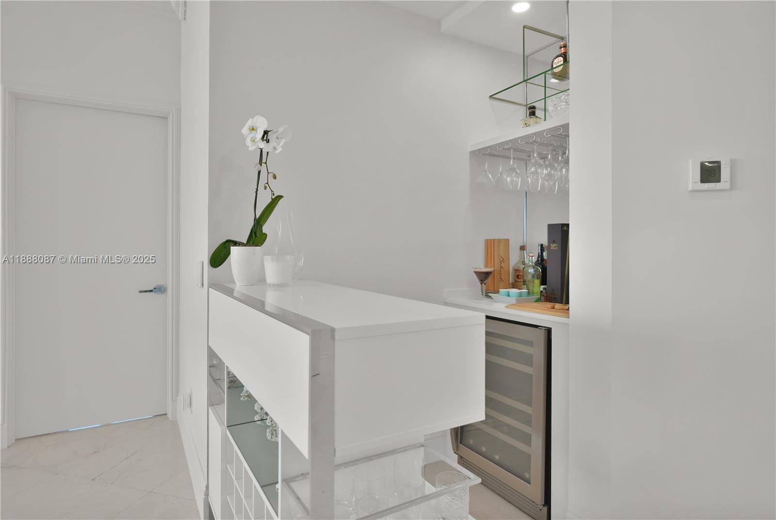 BLUE DIAMOND CONDO - Residential