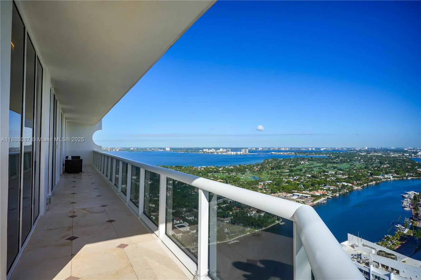 BLUE DIAMOND CONDO - Residential