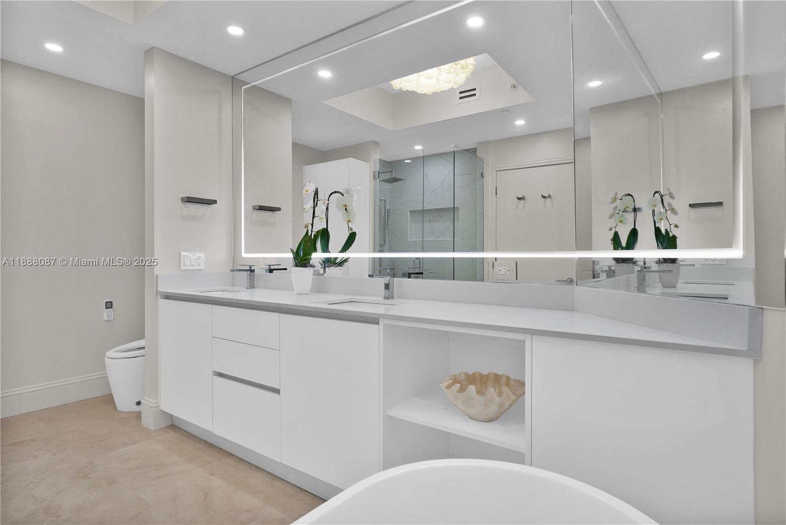 BLUE DIAMOND CONDO - Residential