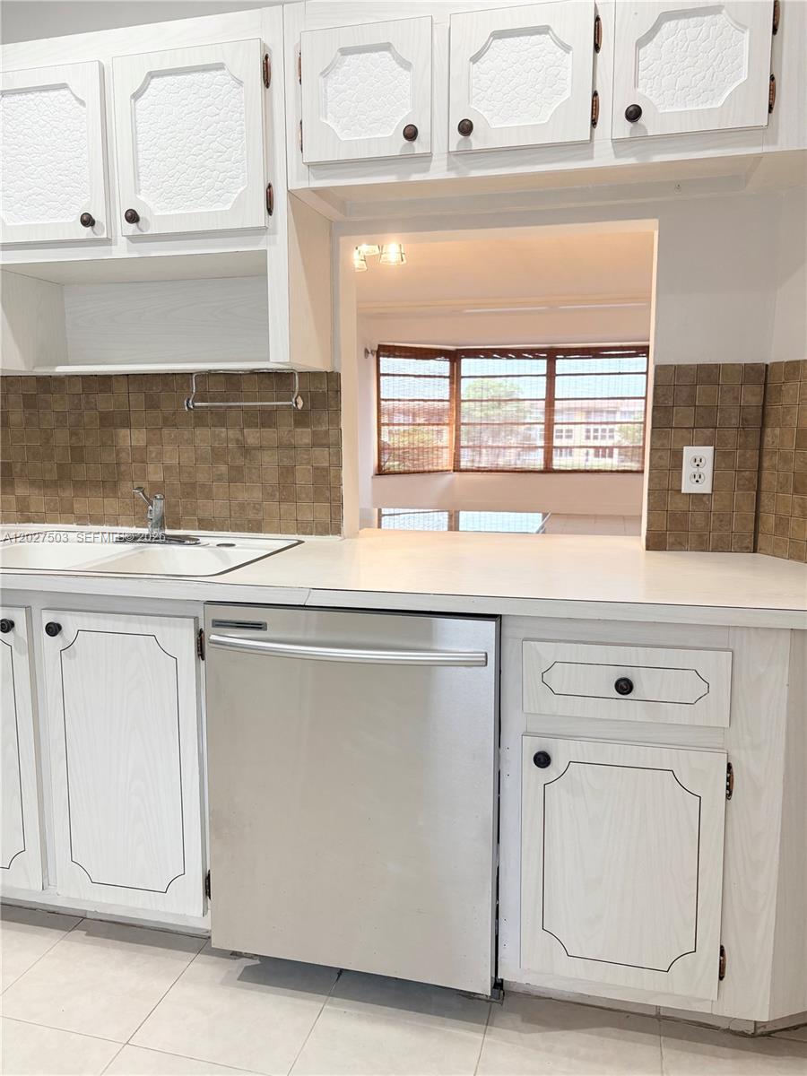 18900 NE 14th Ave D302