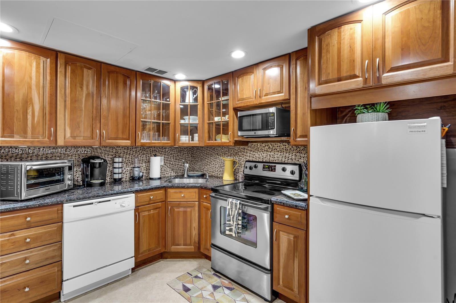 PATRICIAN CONDO - Residential Lease