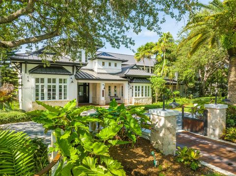 A home in Pinecrest