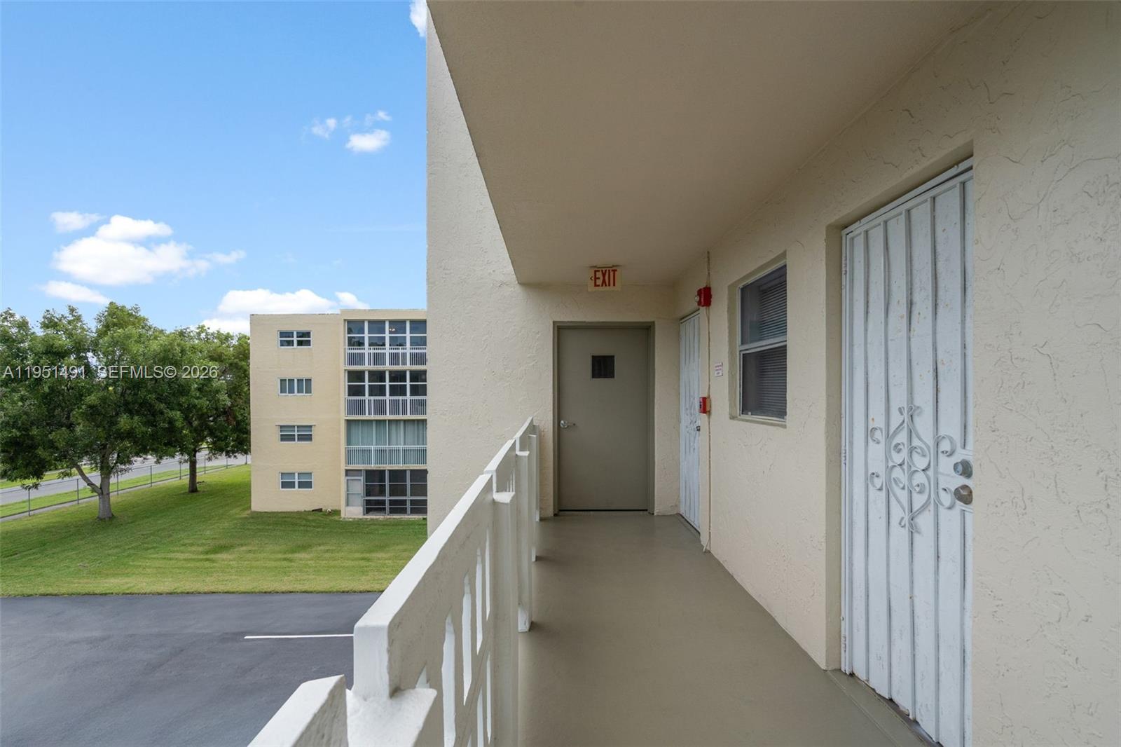 MEADOWBROOK LAKES CONDO - Residential