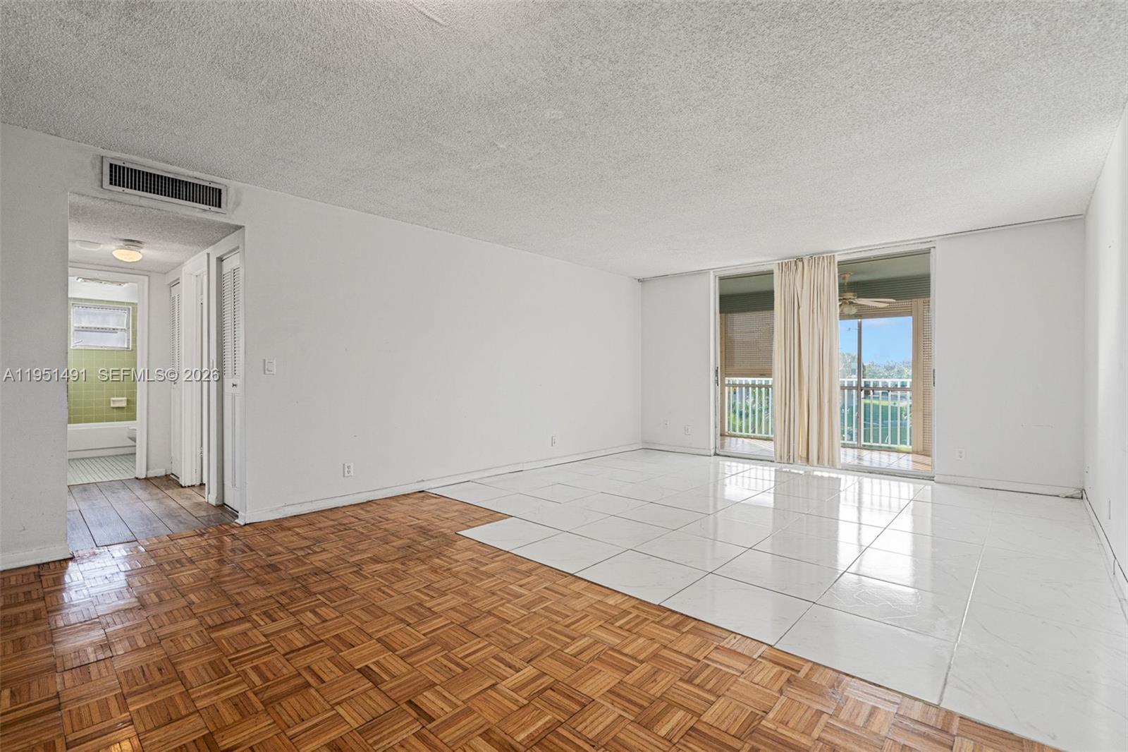 MEADOWBROOK LAKES CONDO - Residential