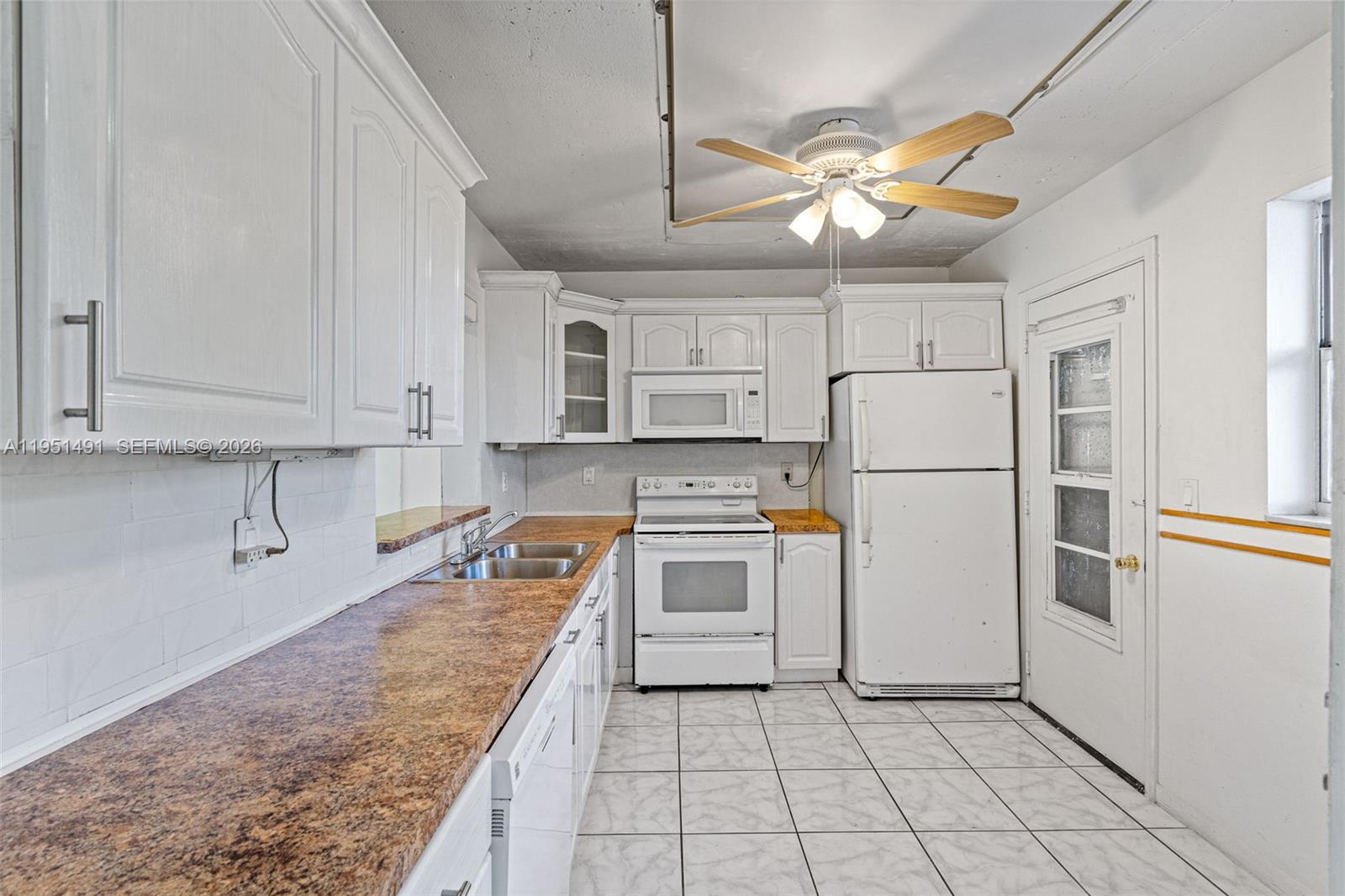 MEADOWBROOK LAKES CONDO - Residential