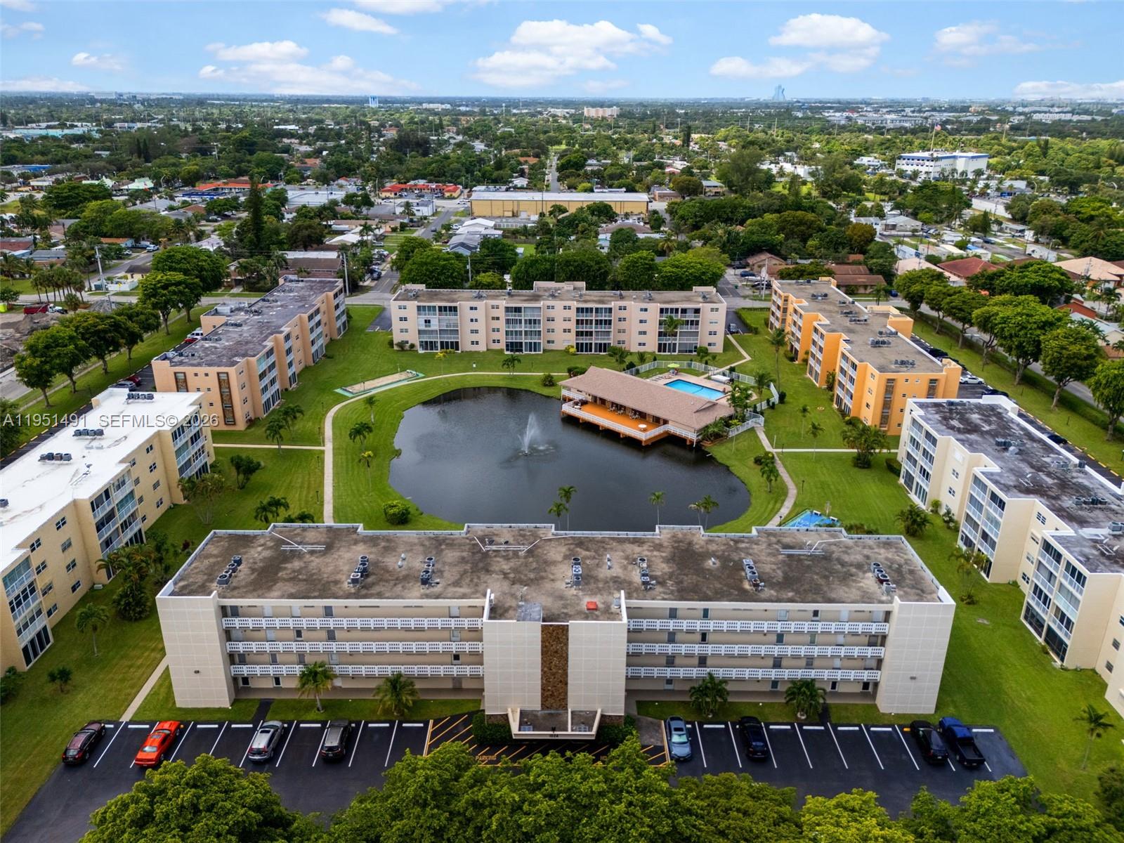 MEADOWBROOK LAKES CONDO - Residential