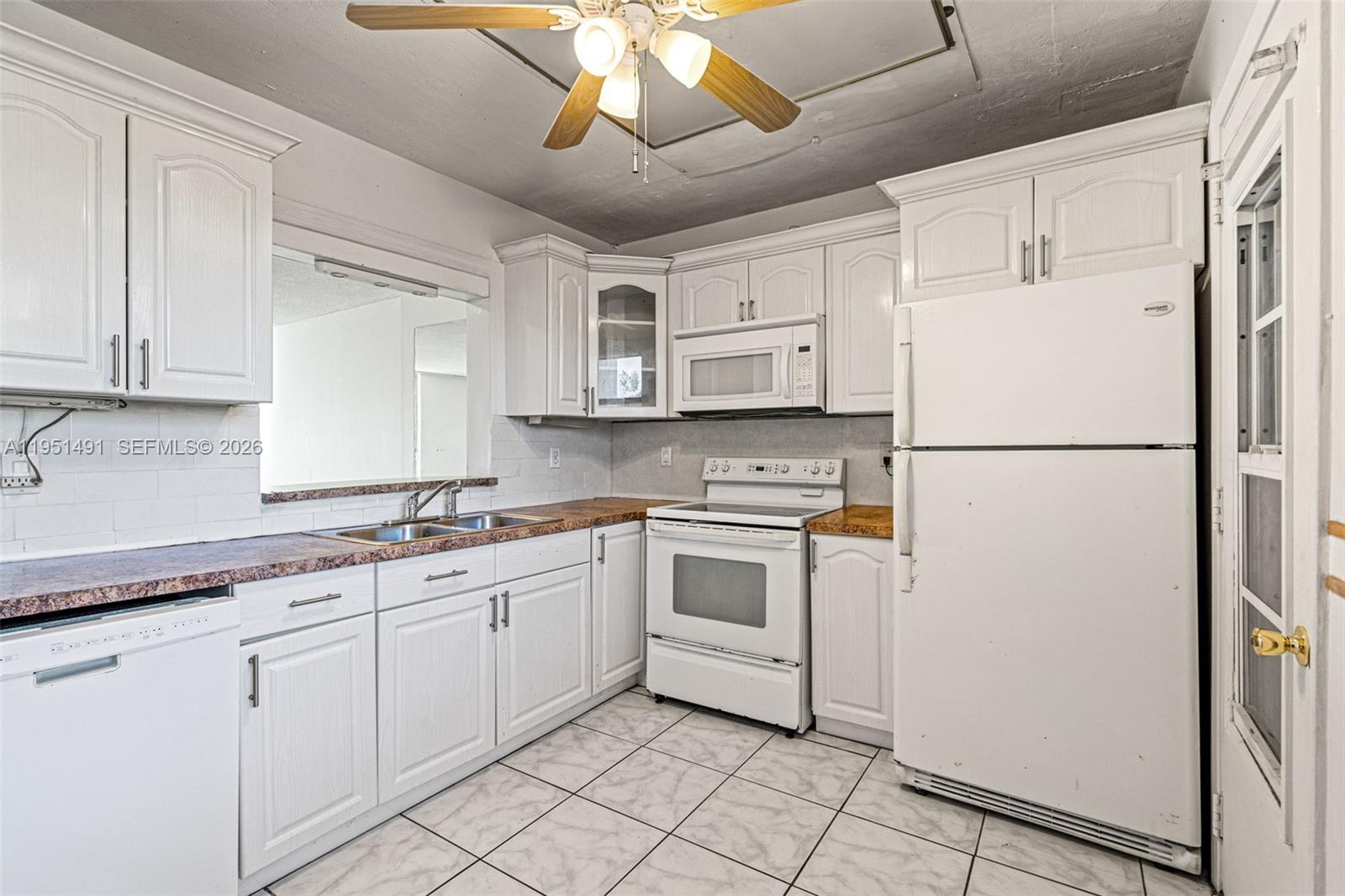 MEADOWBROOK LAKES CONDO - Residential