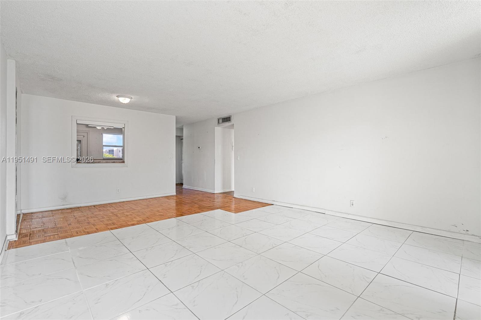 MEADOWBROOK LAKES CONDO - Residential