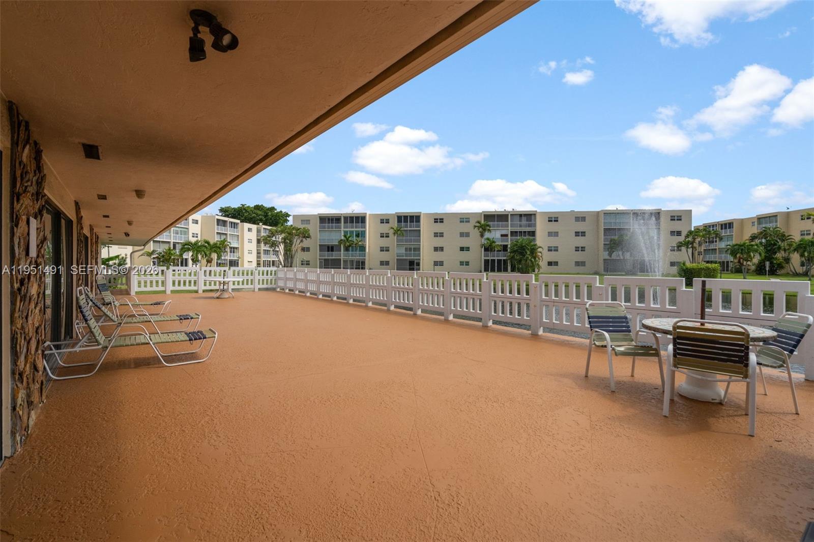MEADOWBROOK LAKES CONDO - Residential