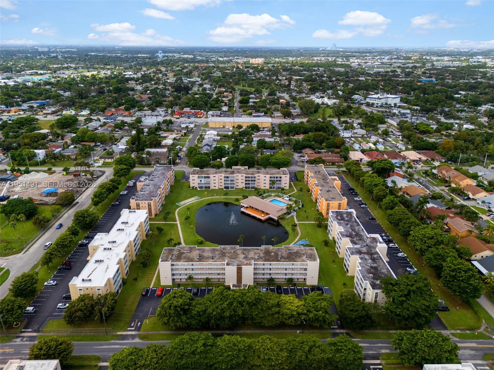 MEADOWBROOK LAKES CONDO - Residential