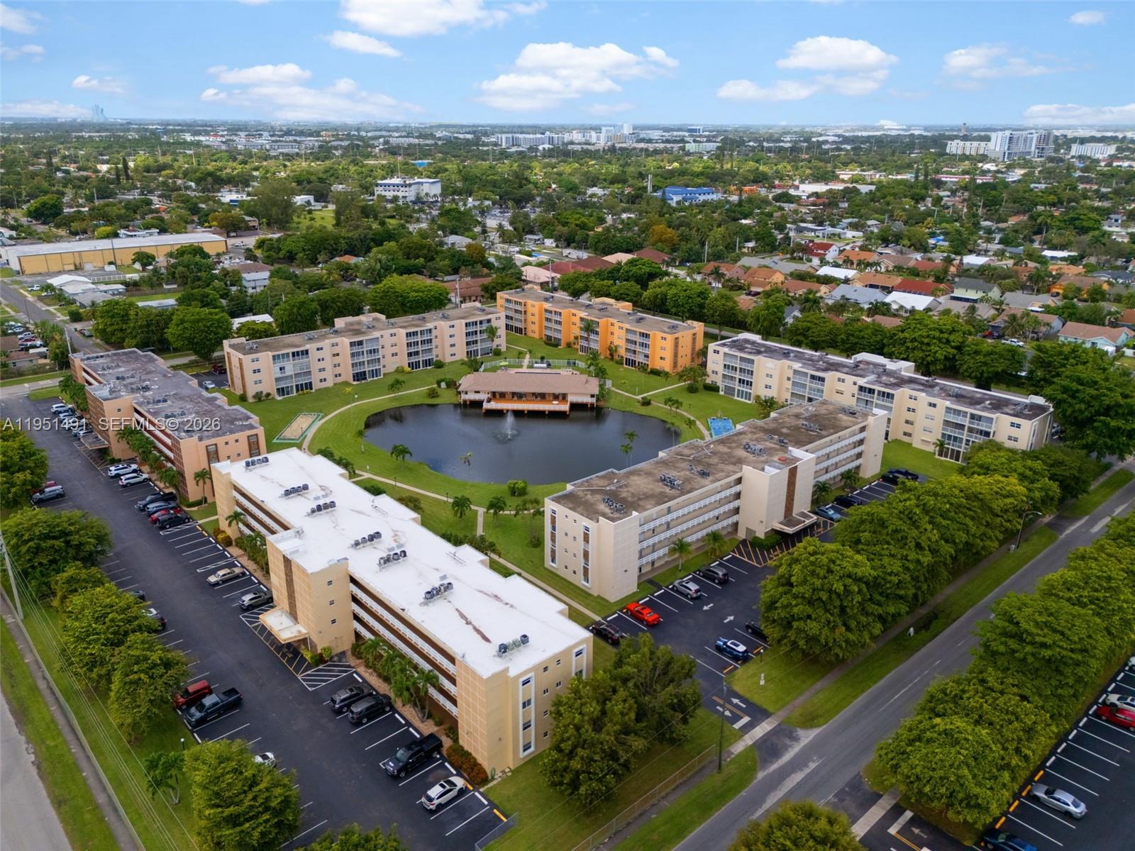 MEADOWBROOK LAKES CONDO - Residential