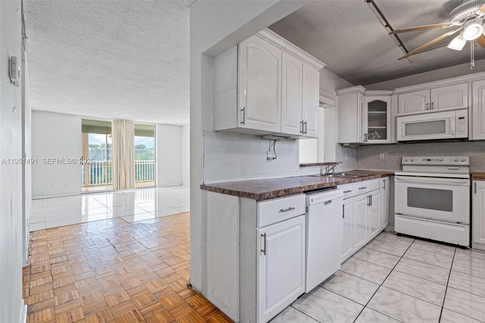 MEADOWBROOK LAKES CONDO - Residential