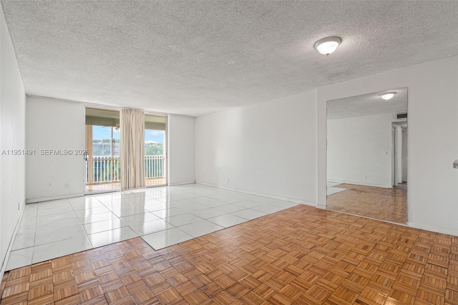 MEADOWBROOK LAKES CONDO - Residential