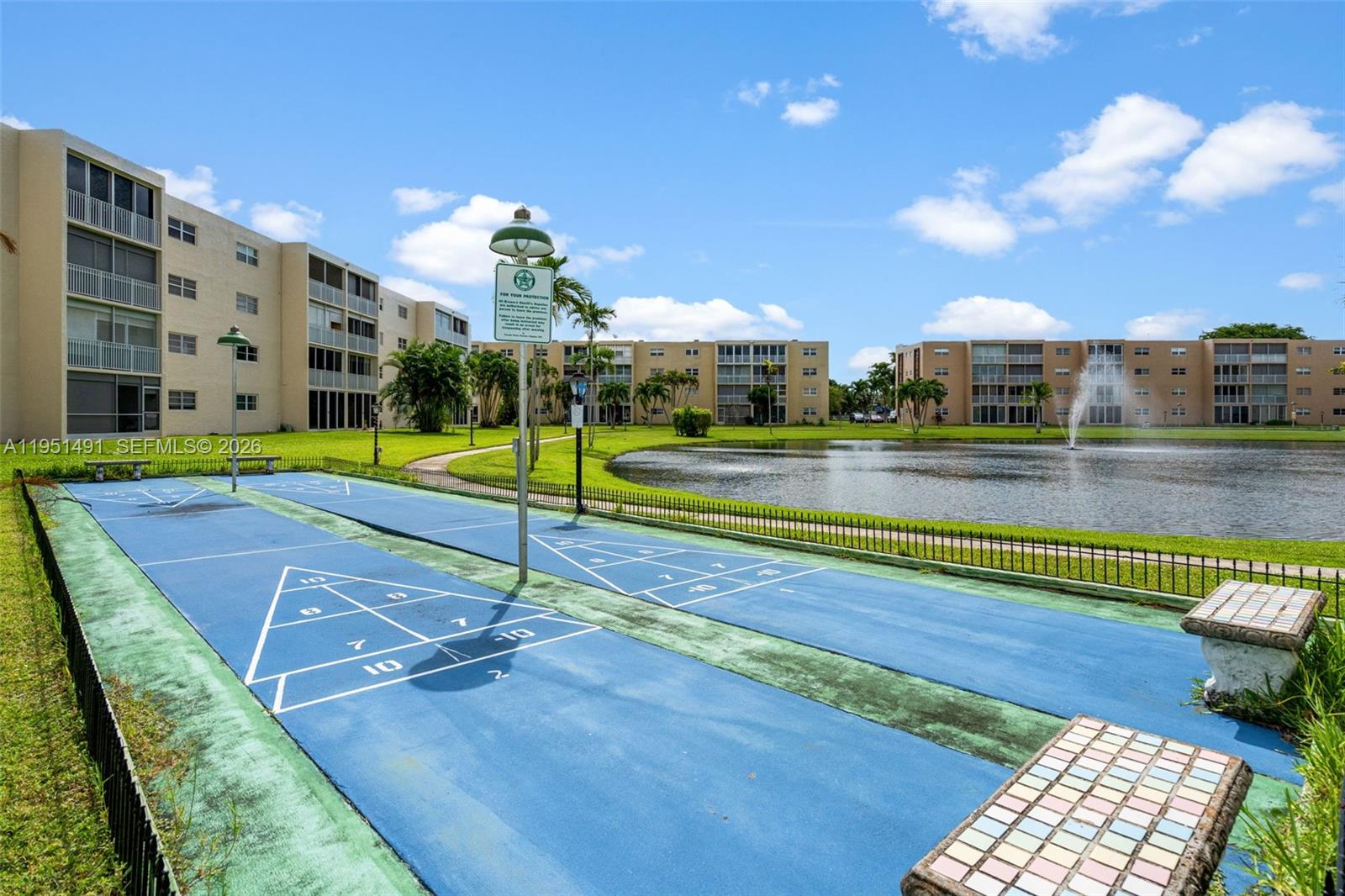 MEADOWBROOK LAKES CONDO - Residential