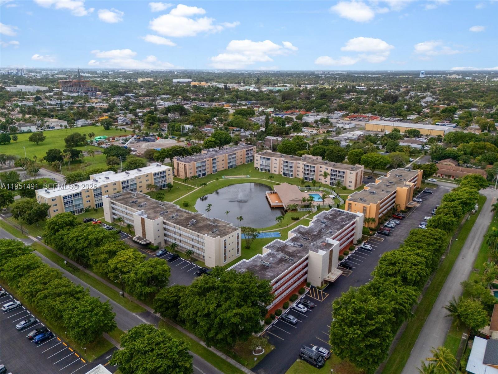 MEADOWBROOK LAKES CONDO - Residential