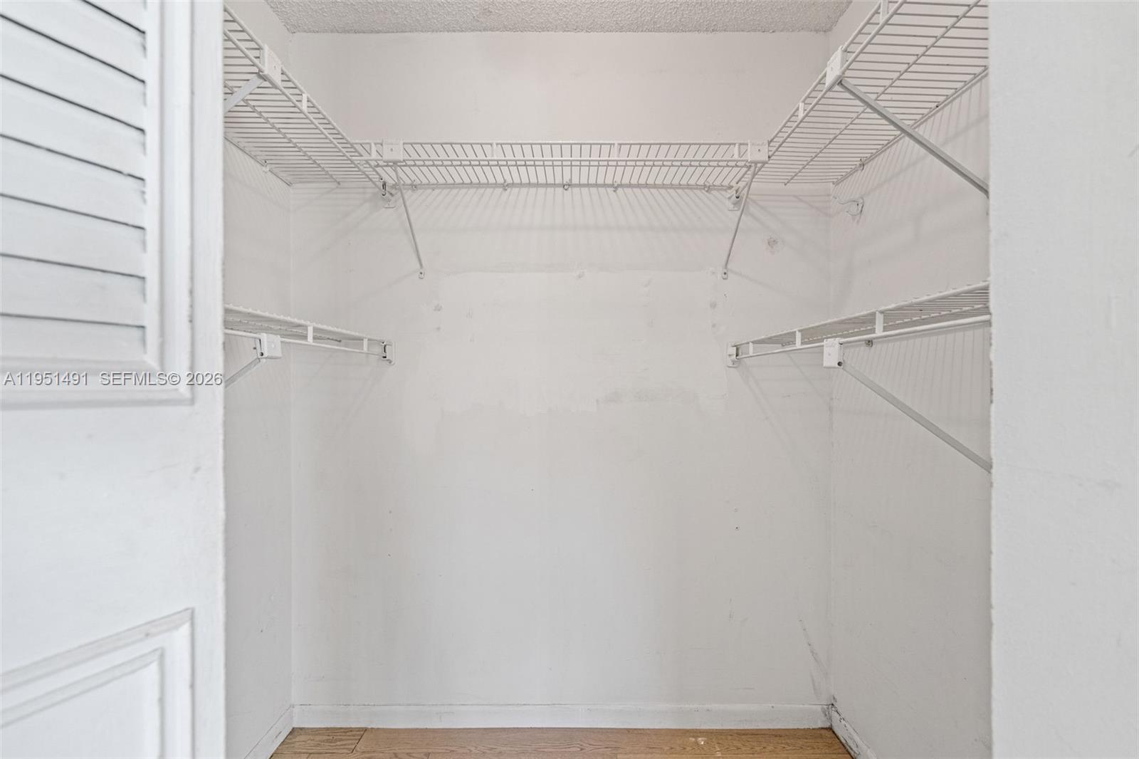 MEADOWBROOK LAKES CONDO - Residential