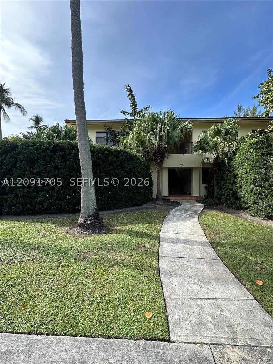 32 Camden Dr 8