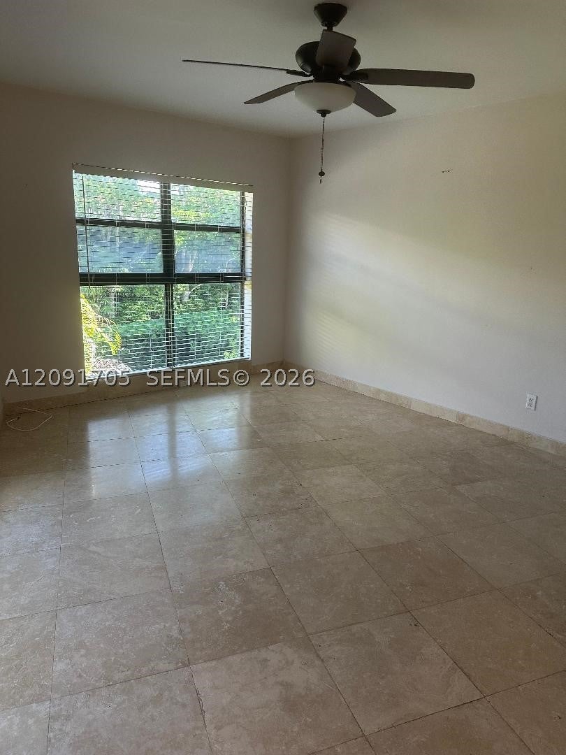 32 Camden Dr 8
