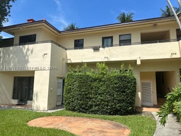 32 Camden Dr 8 Bal Harbour FL 33154