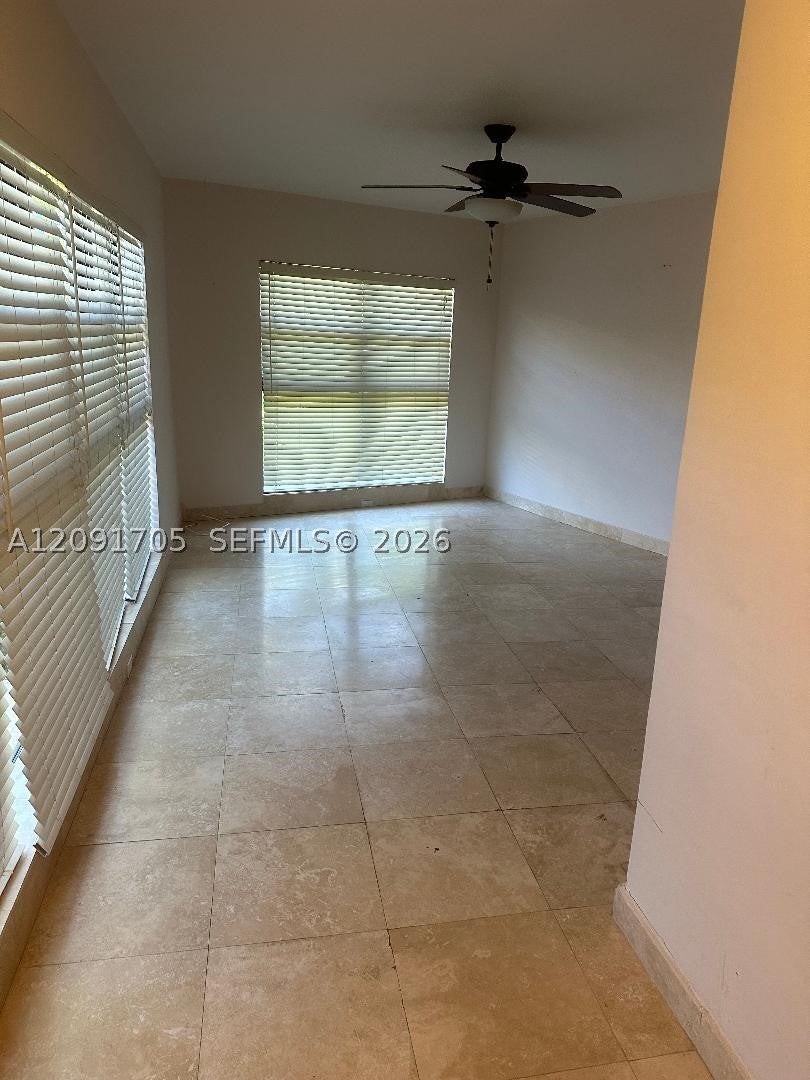 32 Camden Dr 8