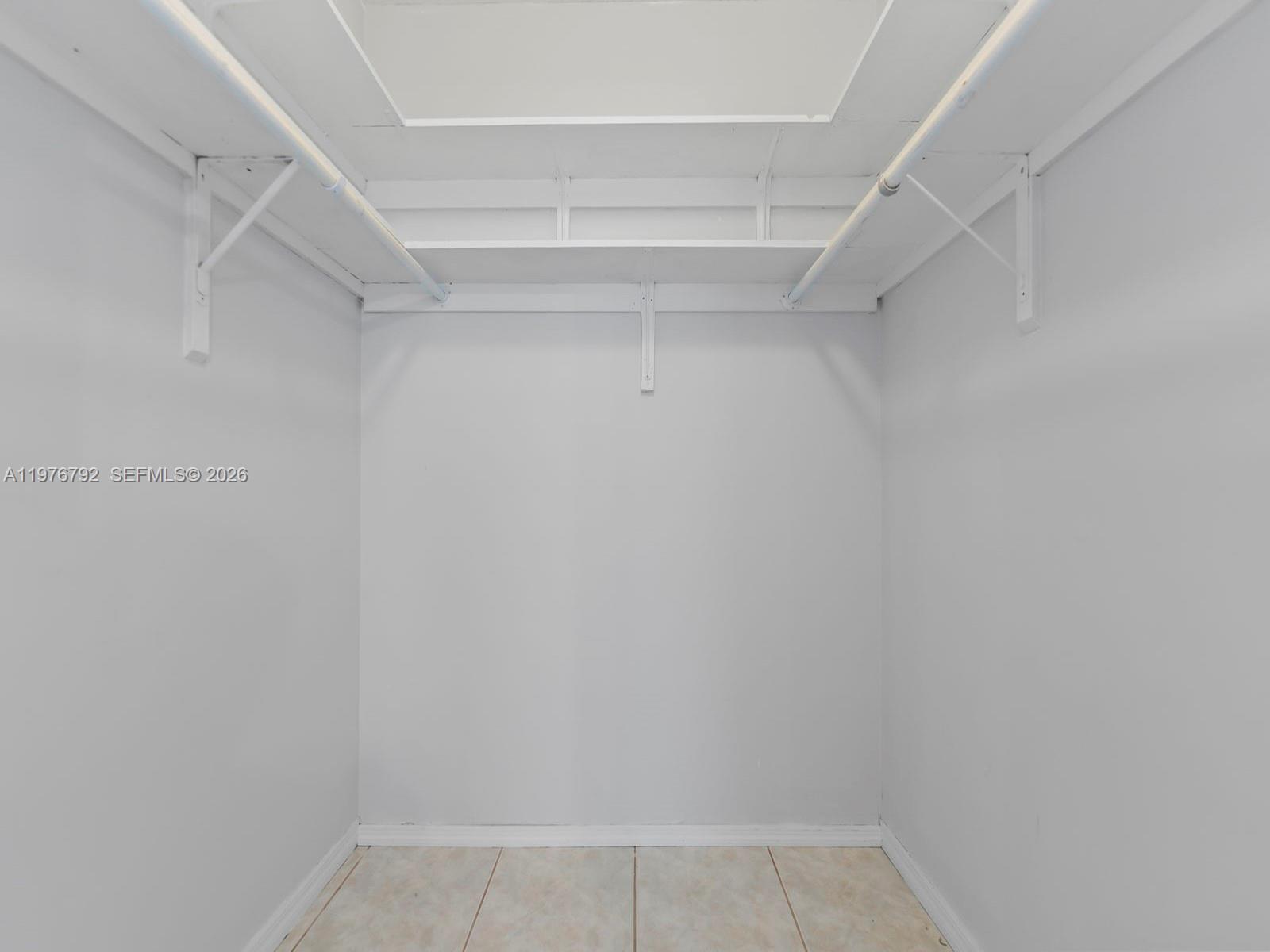 LARGO SOUND PARK - Residential Lease