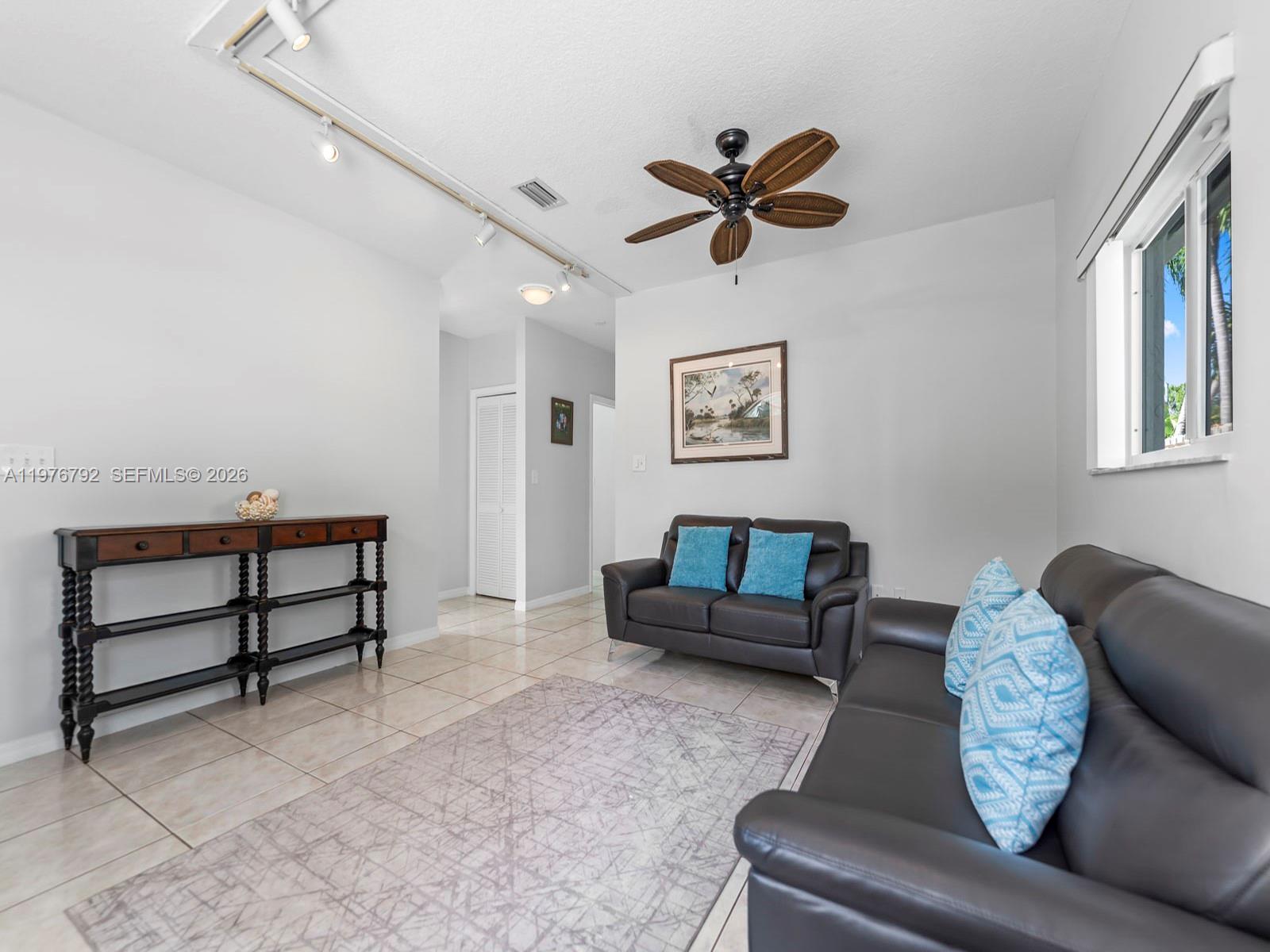 LARGO SOUND PARK - Residential Lease