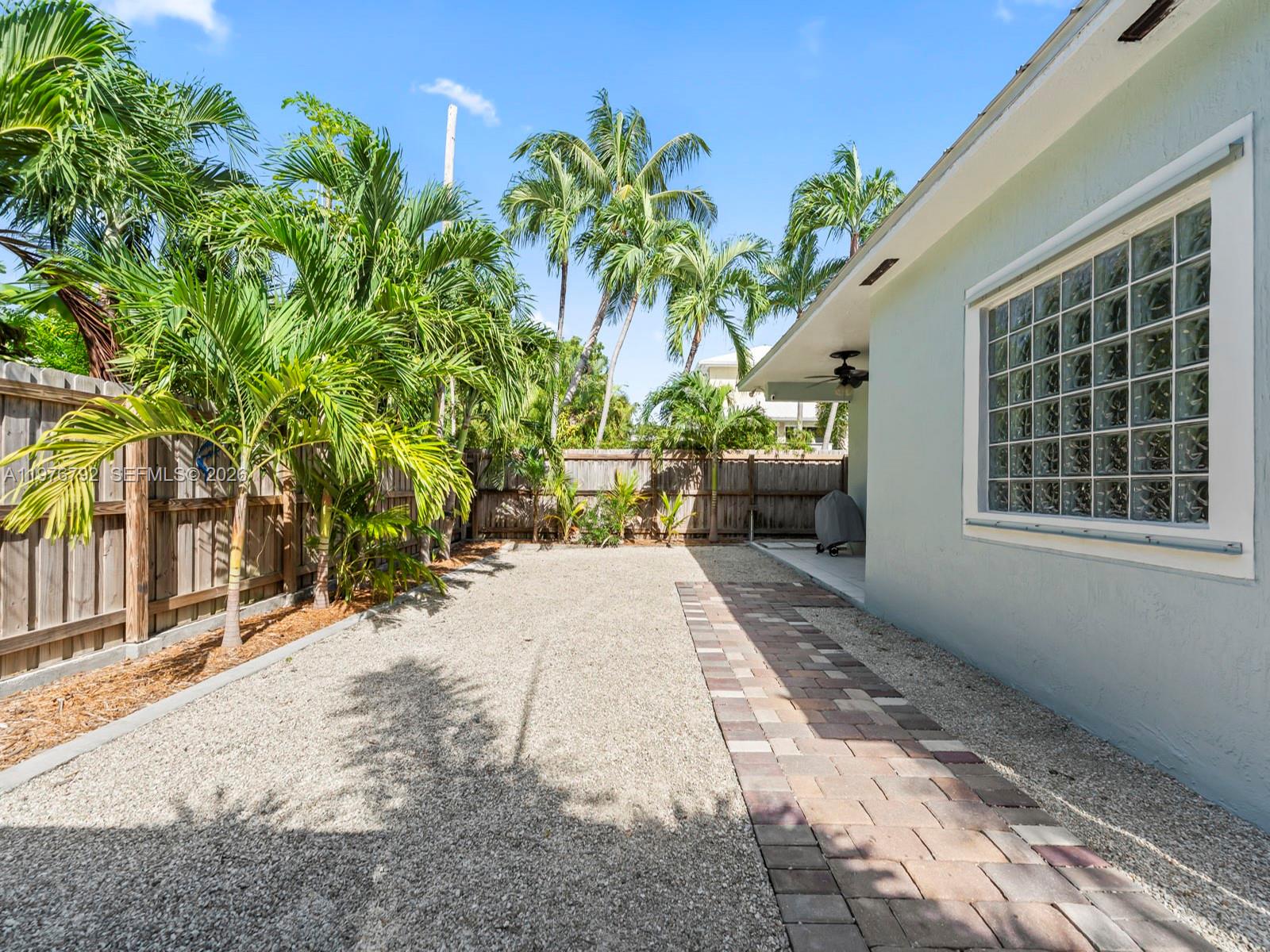 LARGO SOUND PARK - Residential Lease