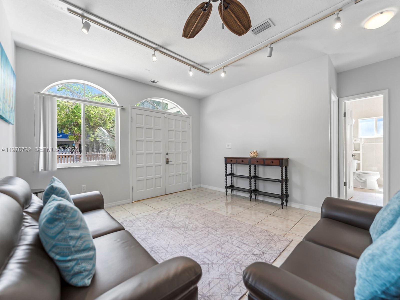 LARGO SOUND PARK - Residential Lease