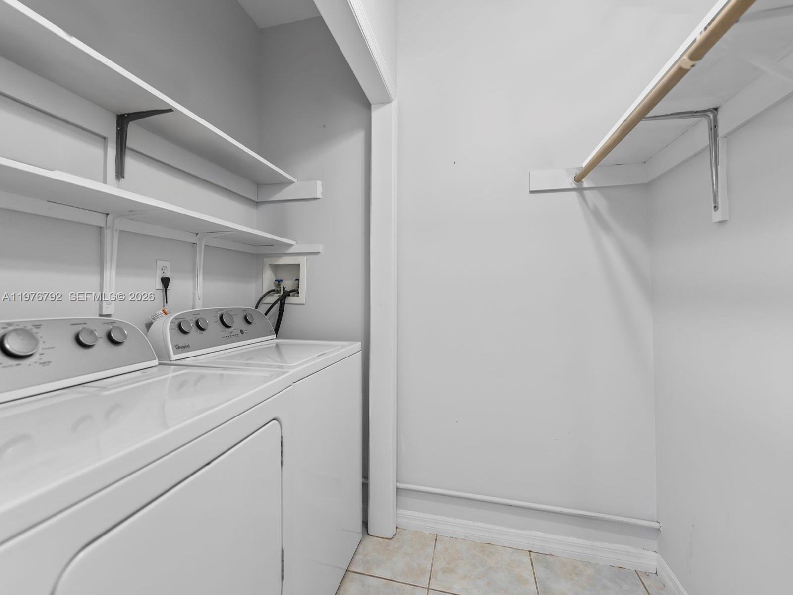 LARGO SOUND PARK - Residential Lease