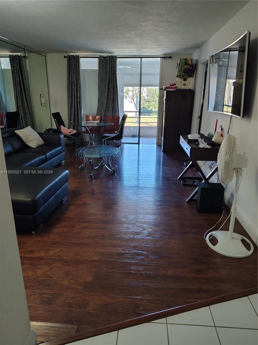 SUNRISE LAKES 20 CONDO - Residential