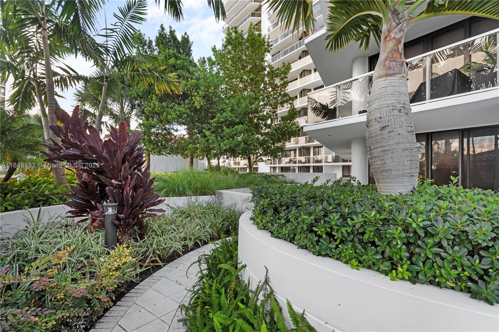 HAMPTONS WEST CONDO - Residential