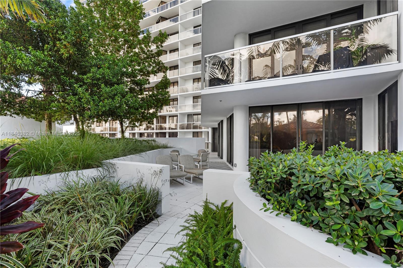 HAMPTONS WEST CONDO - Residential