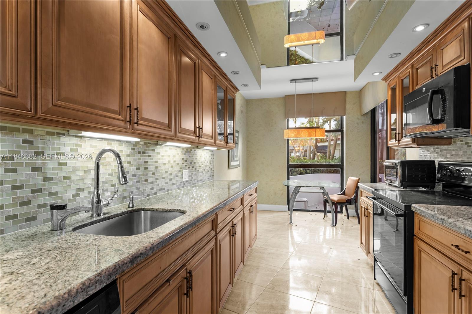 HAMPTONS WEST CONDO - Residential