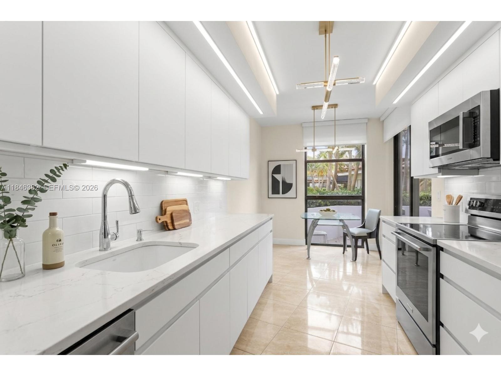 HAMPTONS WEST CONDO - Residential