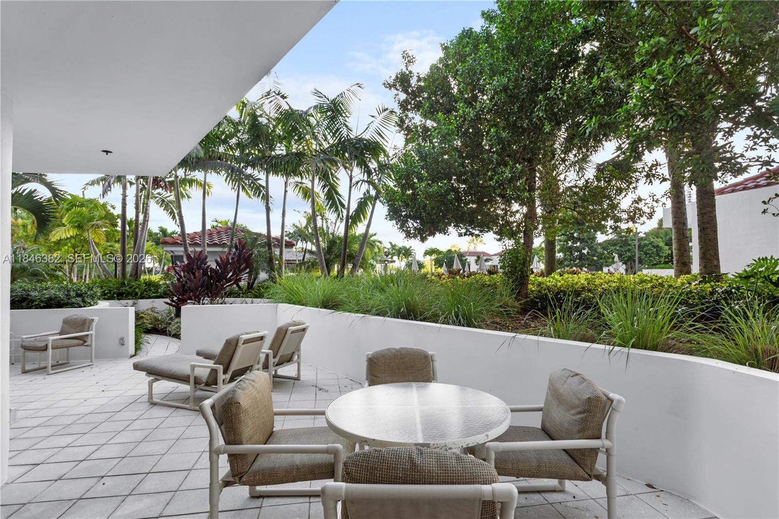 HAMPTONS WEST CONDO - Residential