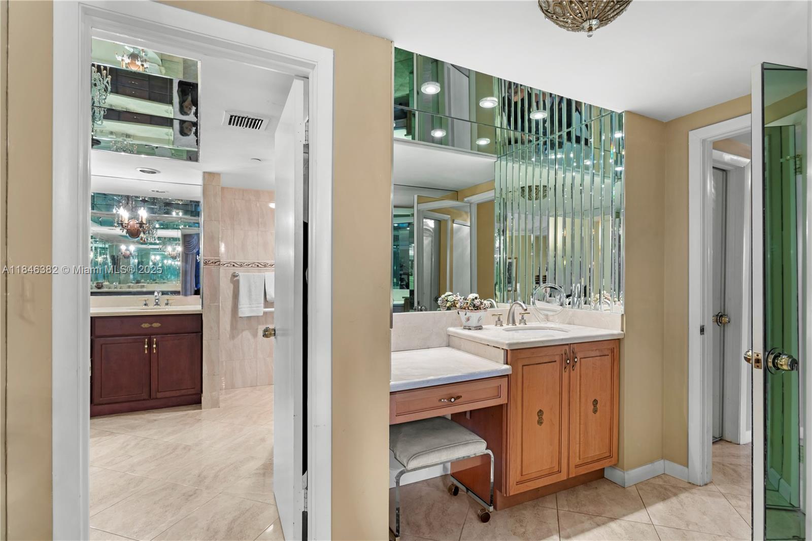 HAMPTONS WEST CONDO - Residential