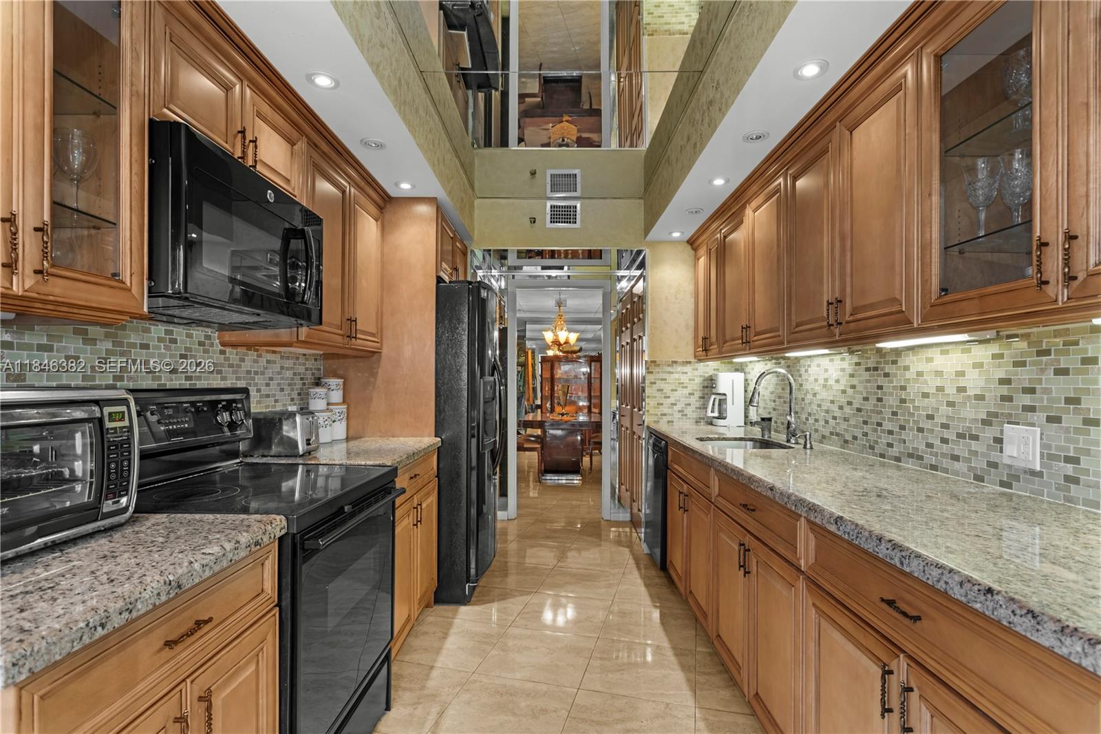 HAMPTONS WEST CONDO - Residential