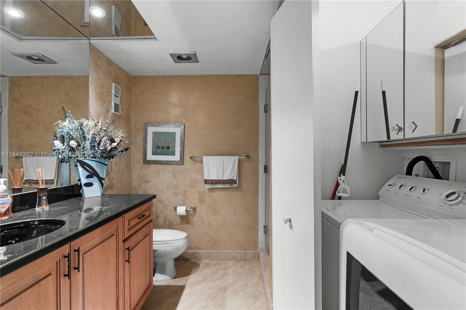 HAMPTONS WEST CONDO - Residential