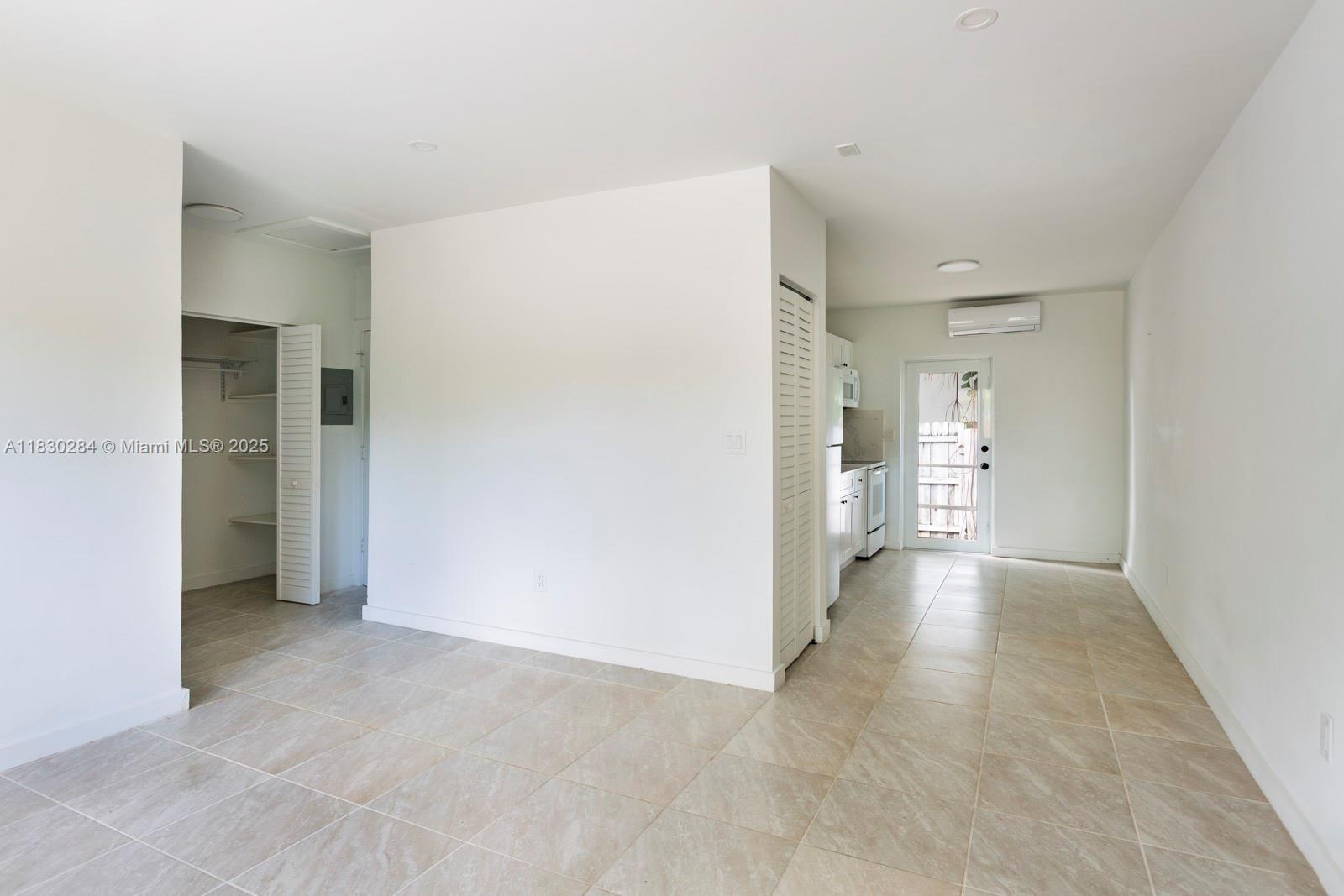 7800 NE 10th Ct 1