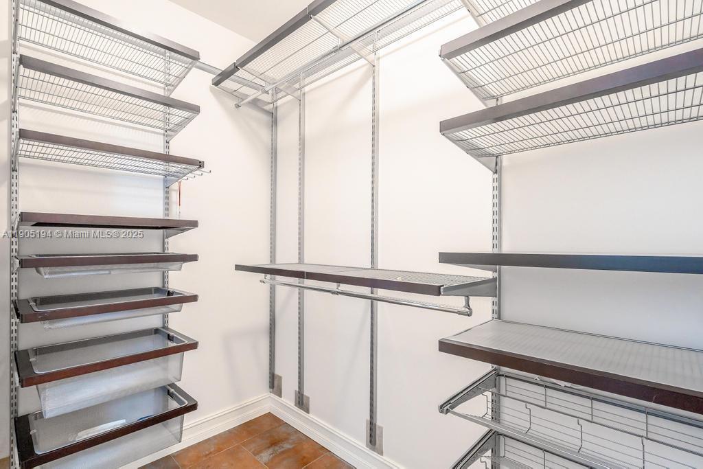 TOSCANO CONDO - Residential